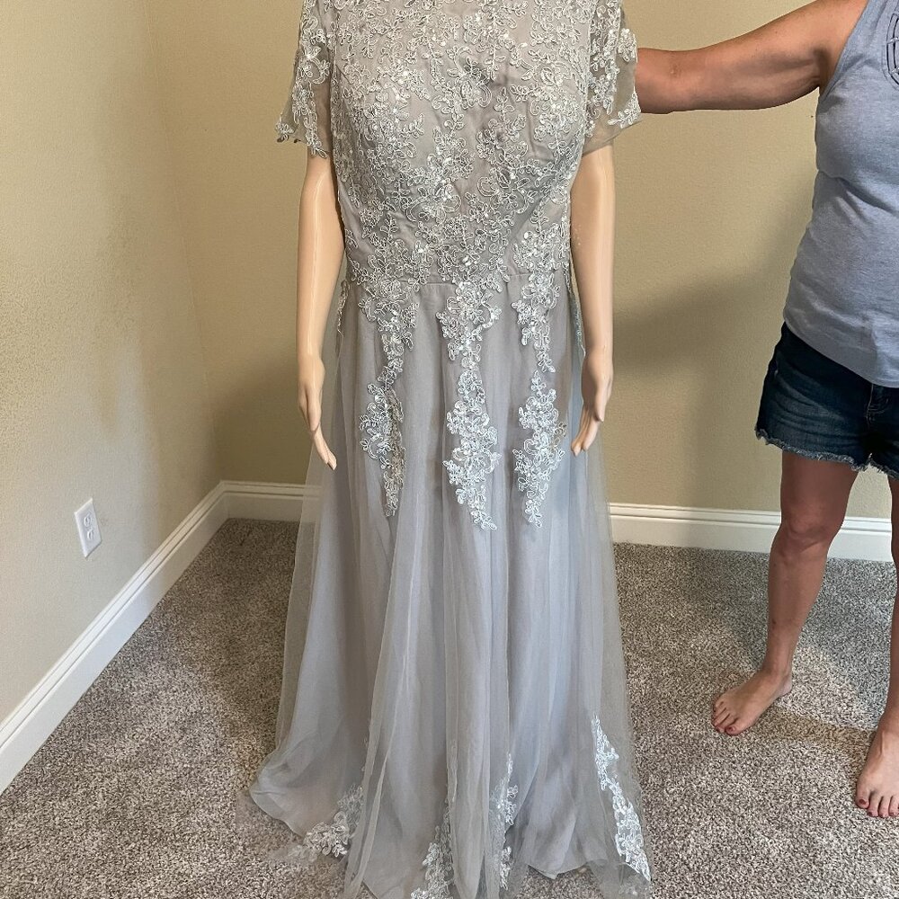 NWT- Bridal Dress Size 18